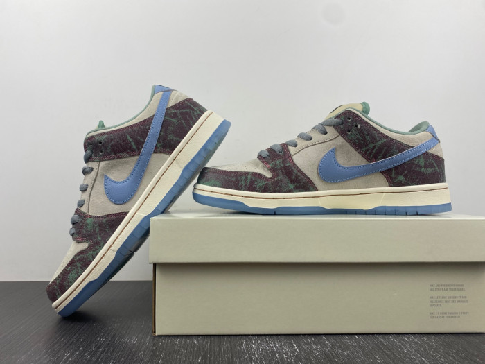 crenshaw skate club x nike sb dunk low fn4193-100