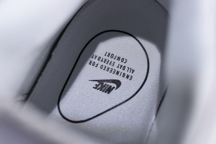 nike air more uptempo white chrome blue tint 917593-100