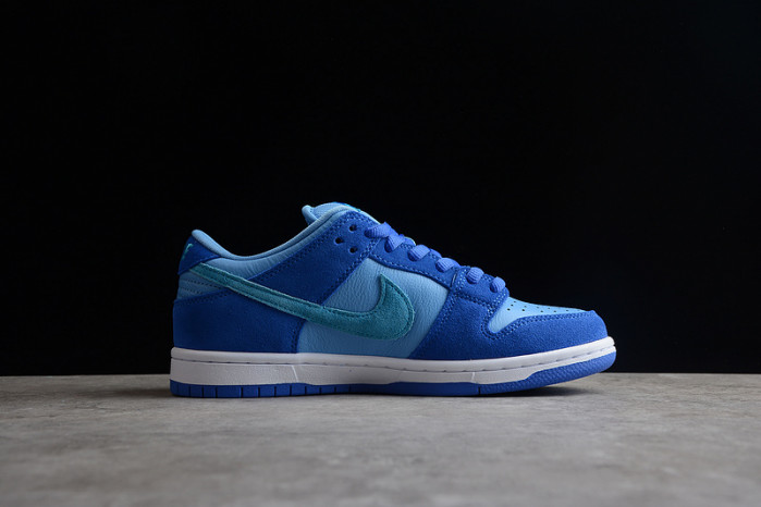 nike sb dunk low “blue raspberry” dm0807-400
