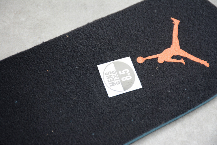 jordan 1 mid shattered backboard 554724-058