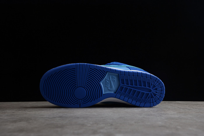 nike sb dunk low “blue raspberry” dm0807-400