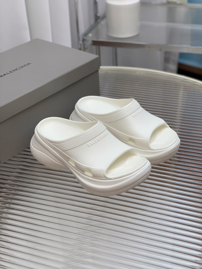 balenciag* sandal bs63