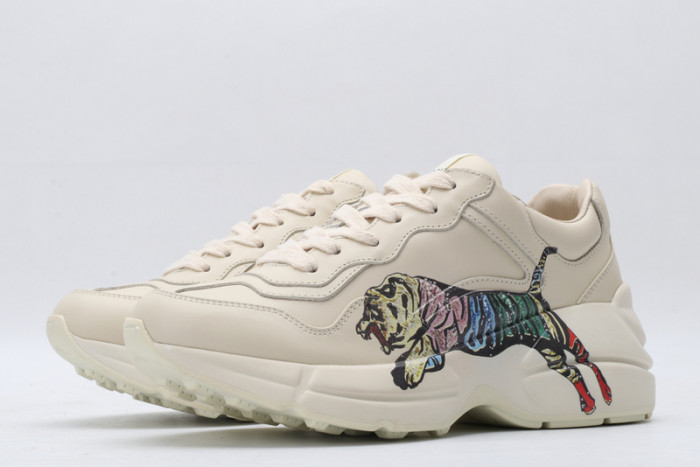 G*u*i* rhyton sneaker