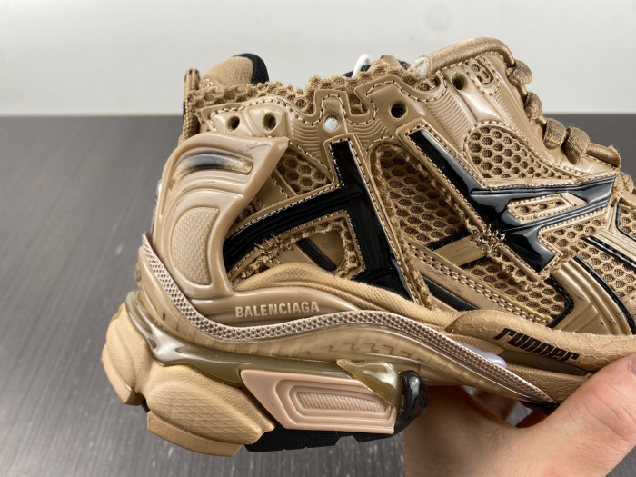 Ba1en*iaga runner 8000054