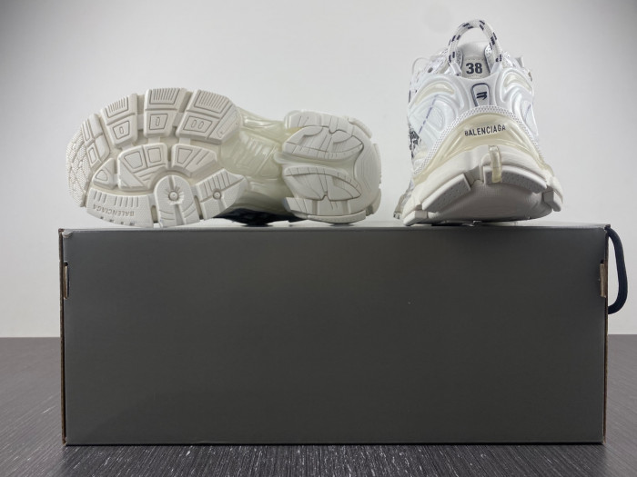 Ba1en*iaga runner 8000064