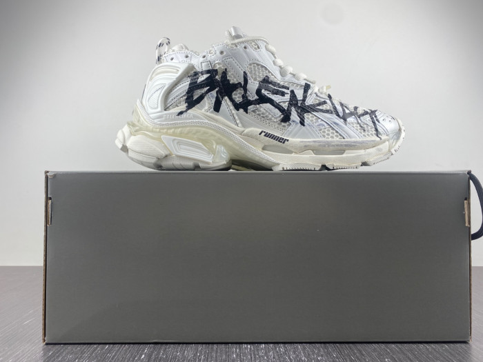 Ba1en*iaga runner 8000064