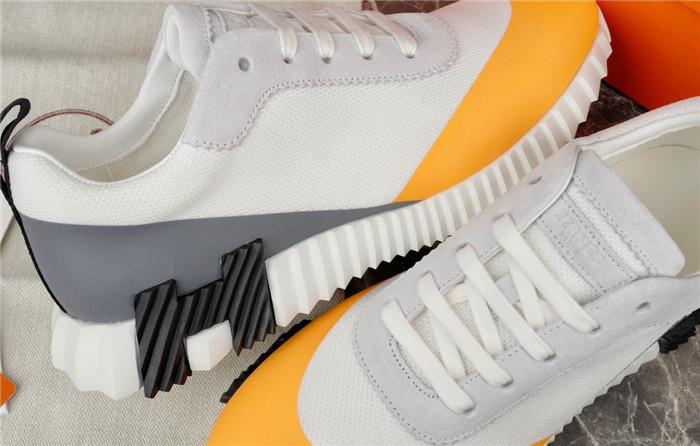 H**me5 snekaers hm023