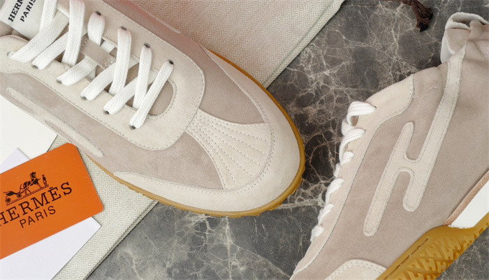 H**me5 snekaers hm004