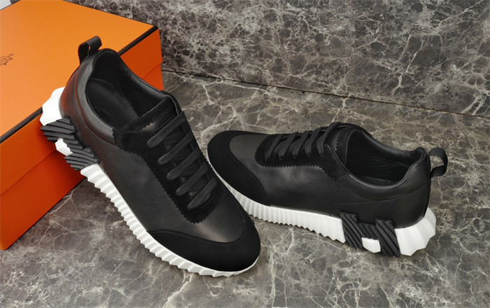 H**me5 snekaers hm002