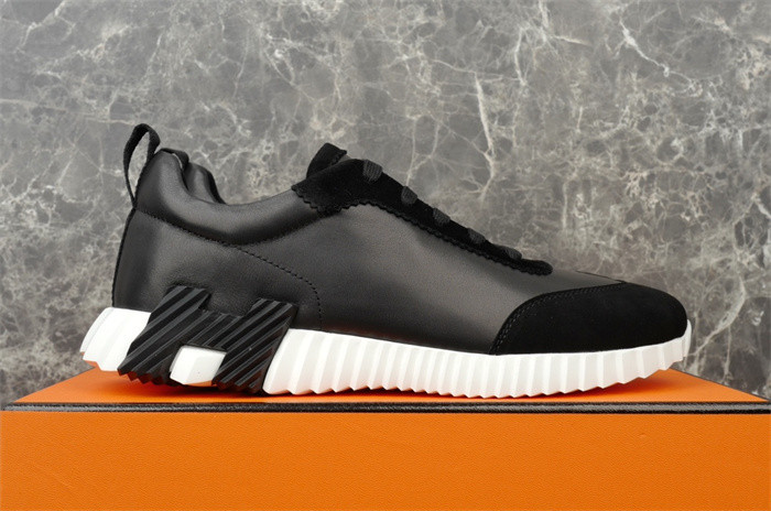 H**me5 snekaers hm002