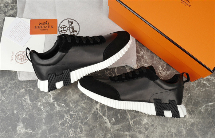 H**me5 snekaers hm002