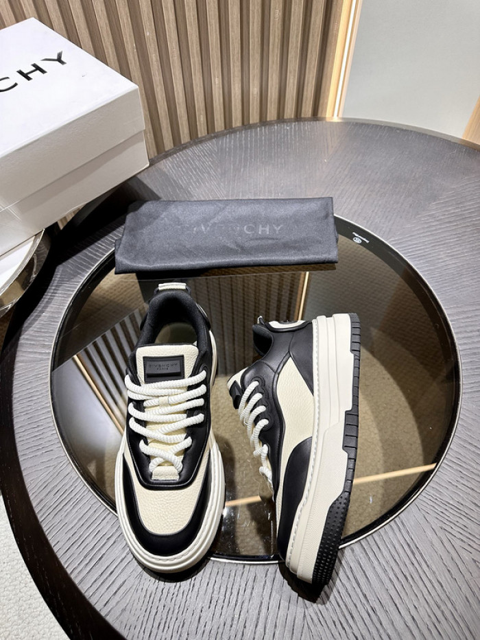 Givenchy Sneakers 660023