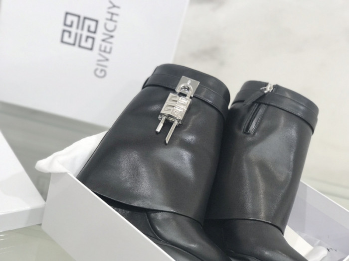 Givenchy Boots 660010