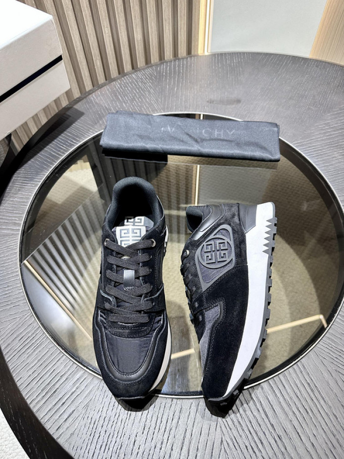 Givenchy Sneakers 660037