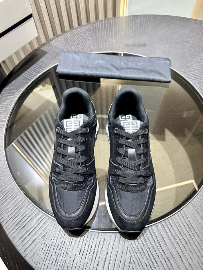 Givenchy Sneakers 660037