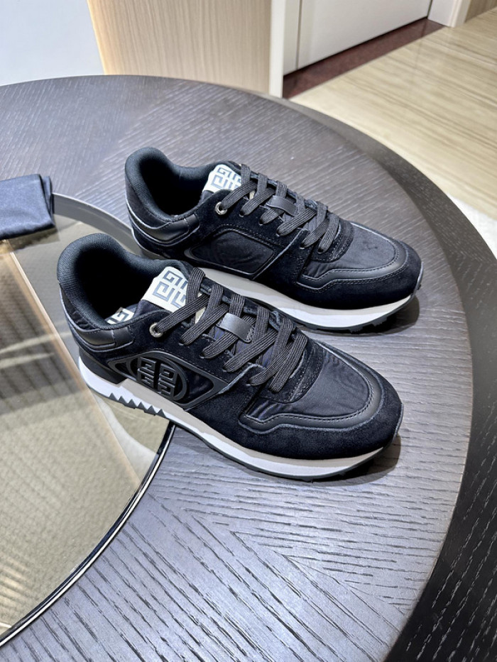 Givenchy Sneakers 660037