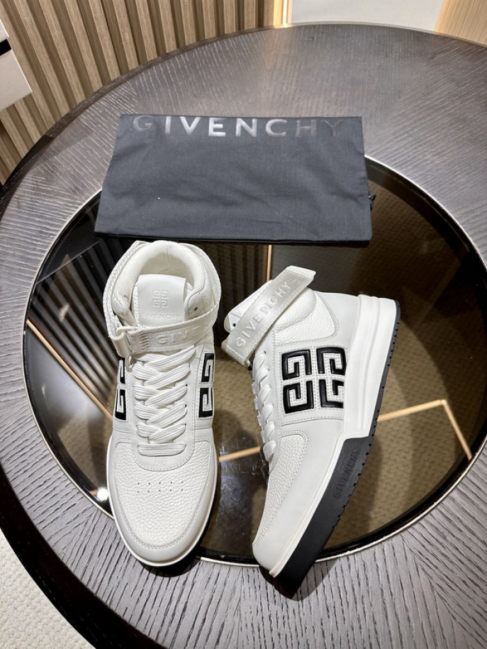 Givenchy Sneakers 660029