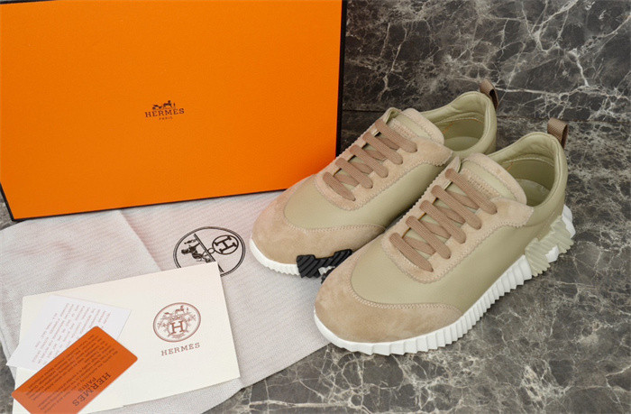 H**me5 snekaers hm009