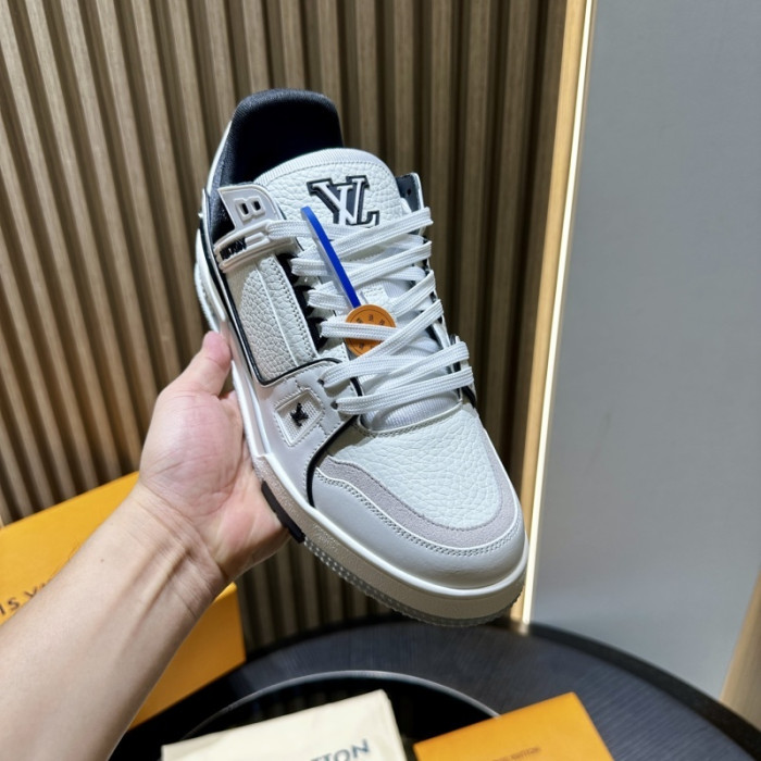 LV snekaers L0000669