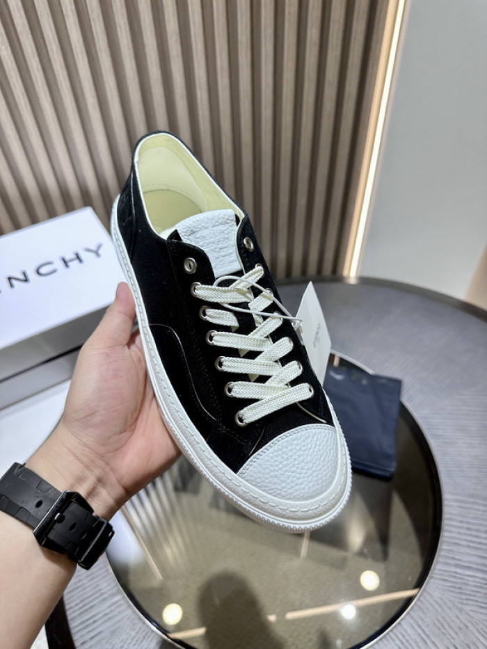 Givenchy Sneakers 660049