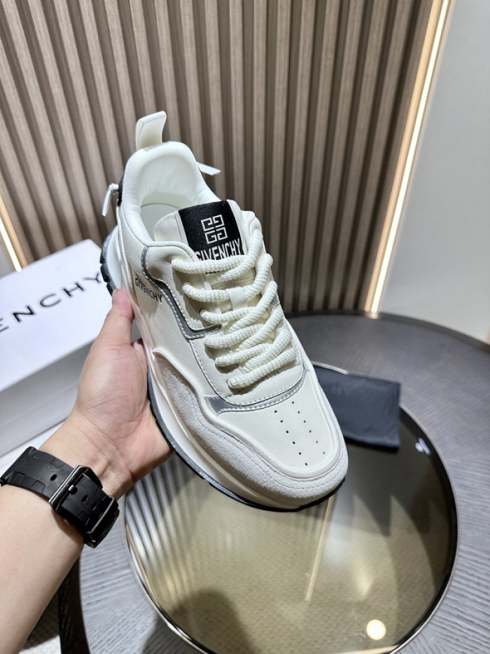 Givenchy Sneakers 660061