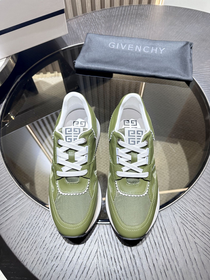 Givenchy Sneakers 660054