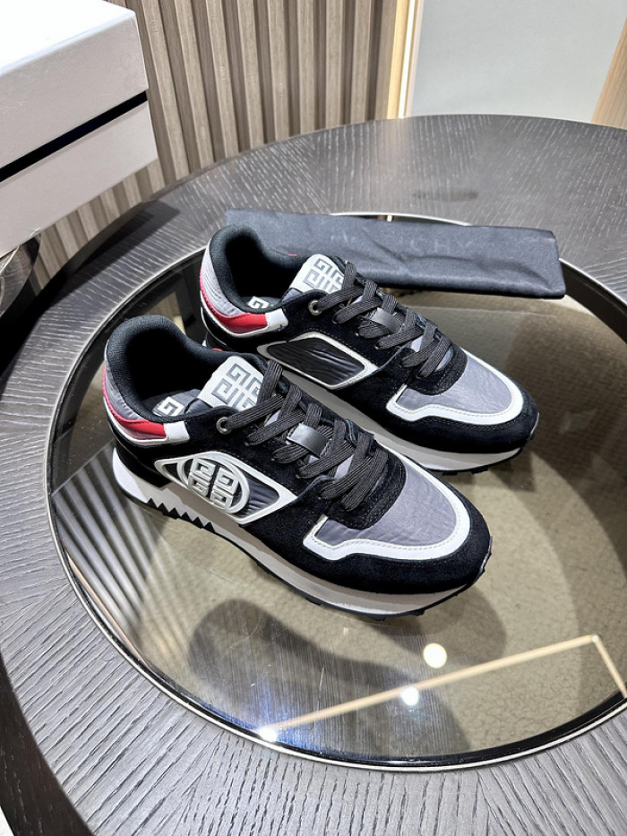 Givenchy Sneakers 660038
