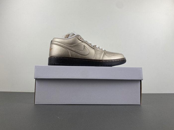 Air Jordan 1 Low SE “Metallic Zinc” HQ3529-099