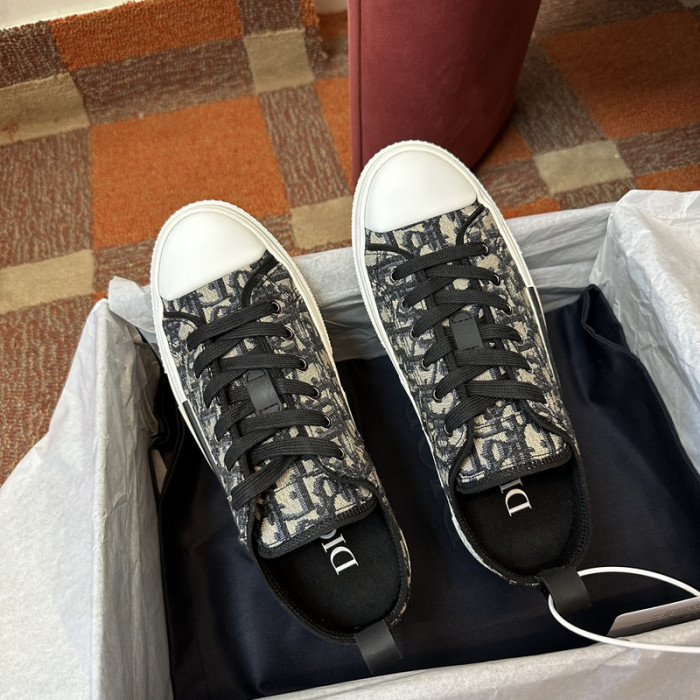 B23 OBLIQUE LOW Top SNEAKERS T00480H105