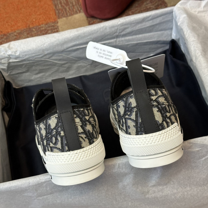 B23 OBLIQUE LOW Top SNEAKERS T00480H105