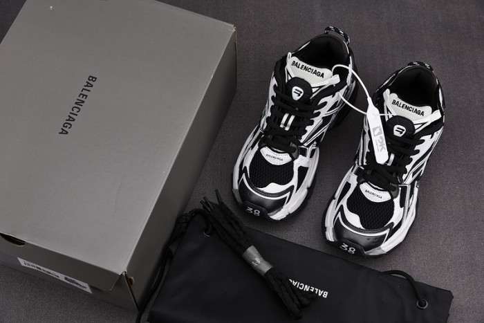 Ba1en*iaga runner sneaker w3rb2-9010