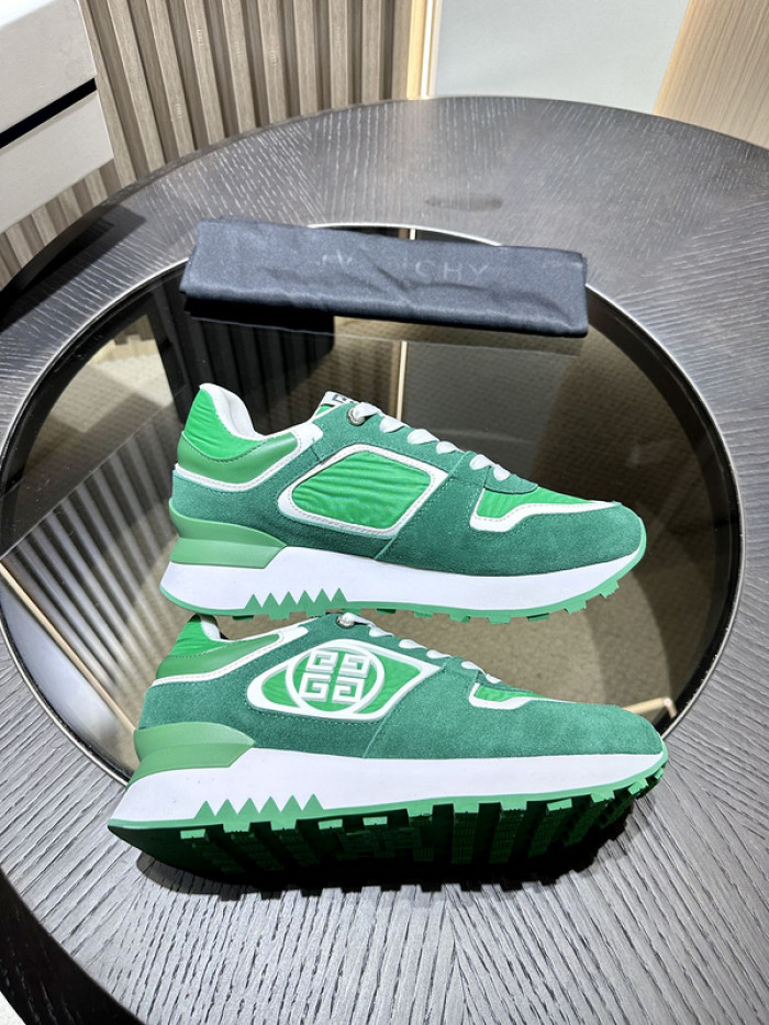 Givenchy Sneakers 660033