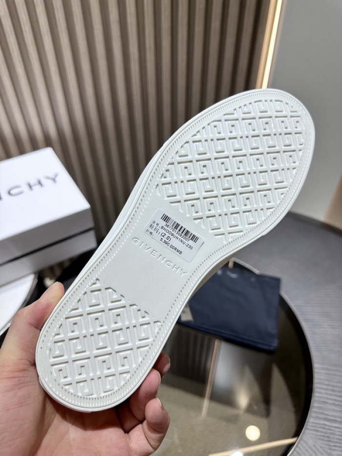 Givenchy Sneakers 660050