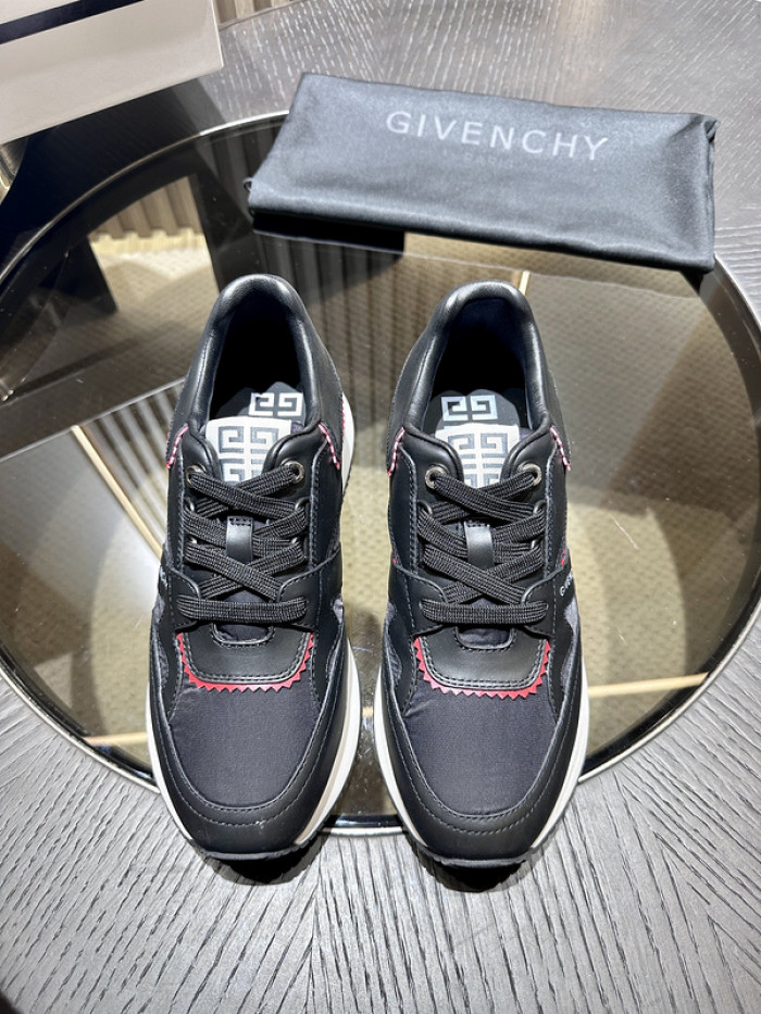 Givenchy Sneakers 660053