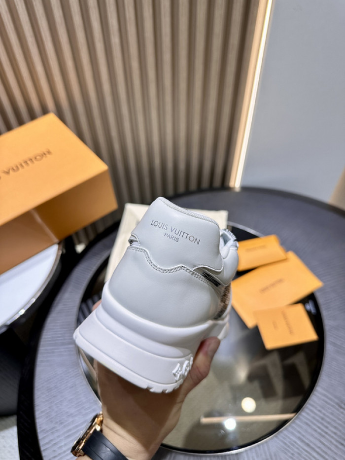 LV snekaers L0000383