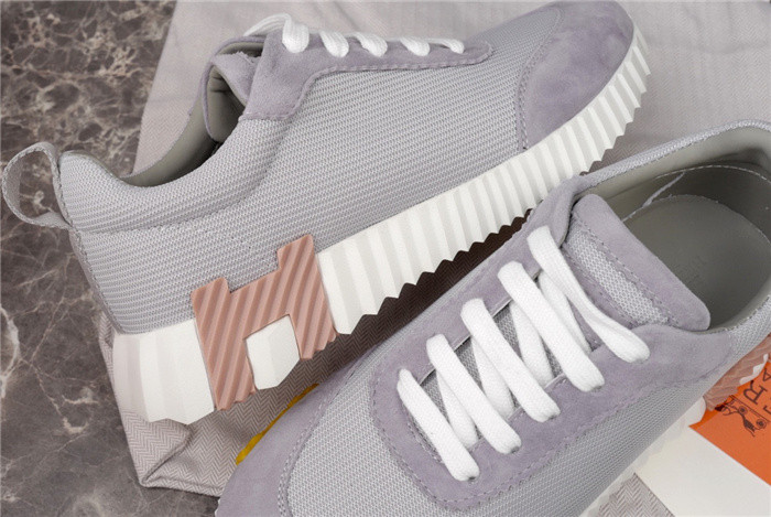 H**me5 snekaers hm024