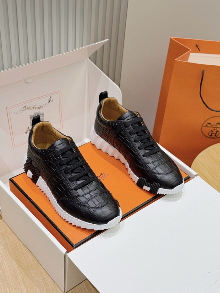 H**me5 snekaers hm099