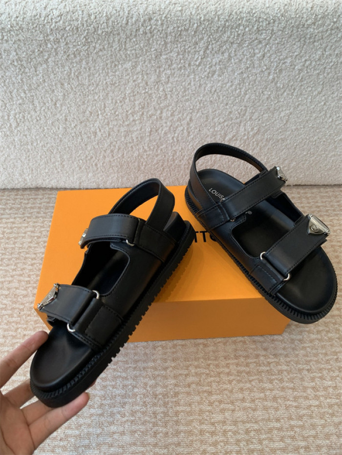L&V sandal 210