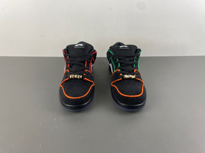 Nike SB Dunk Low Bronx Girls Skate HV1664-001