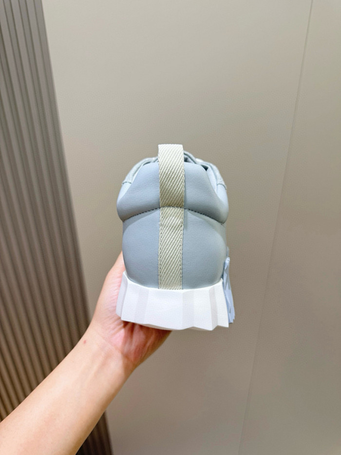 H**me5 snekaers hm101