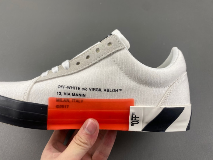 OFF-W c/o Virgil Abloh Vulc Low 1A4WTW