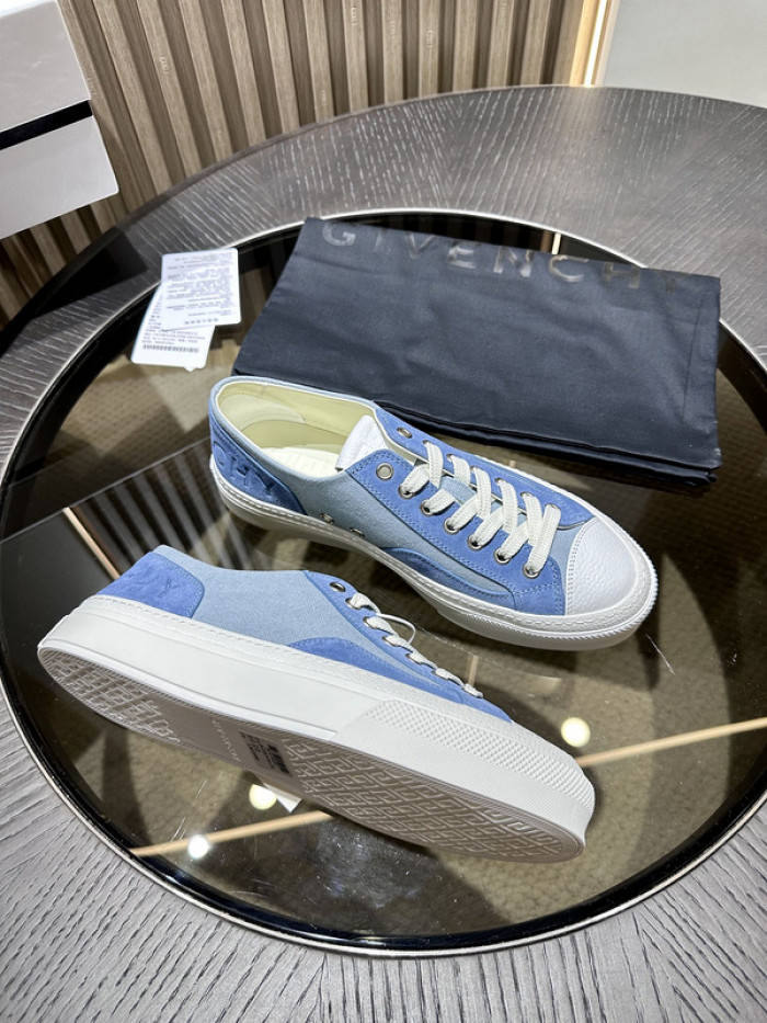 Givenchy Sneakers 660051