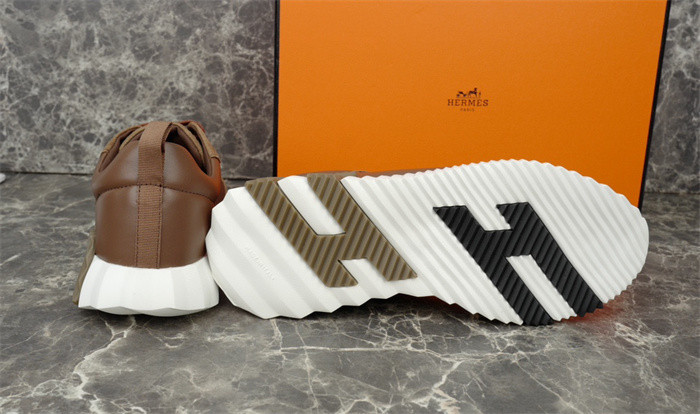 H**me5 snekaers hm011