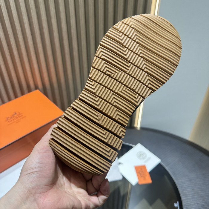 H**me5 snekaers hm052