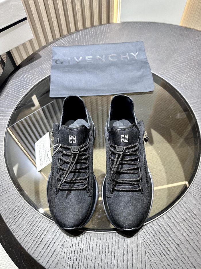 Givenchy Sneakers 660041