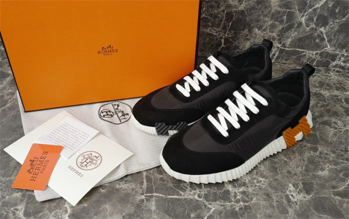 H**me5 snekaers hm007